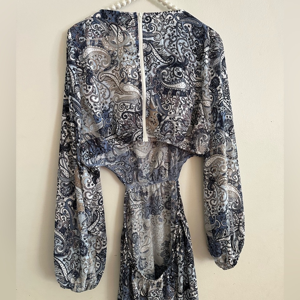 NWT| Cutout Long Sleeve Summer Dress - Picture 4 of 6